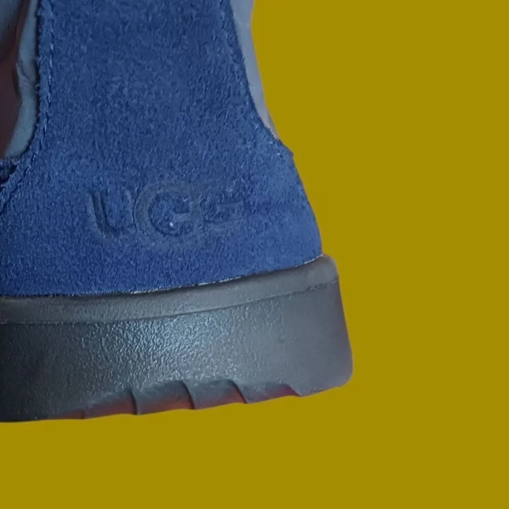 UGG Blue Youth Reflective Canoe Chukka Boots Navy Blue Size 6